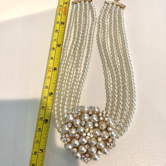 STATEMENT Necklace. Faux PEARLS with PENDANT. BEAUTIFUL STUNNING - Picture 15 of 16